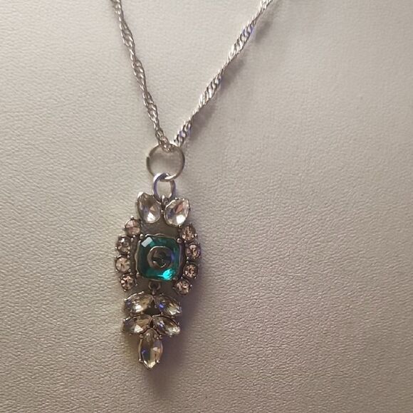 Gucci Jewelry - Gucci Silver and Green Necklace with Elegant Design